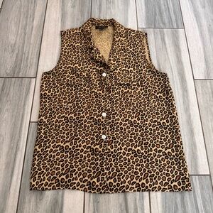 Women’s silk house Leopard Sleeveless Button Up Blouse Size Medium